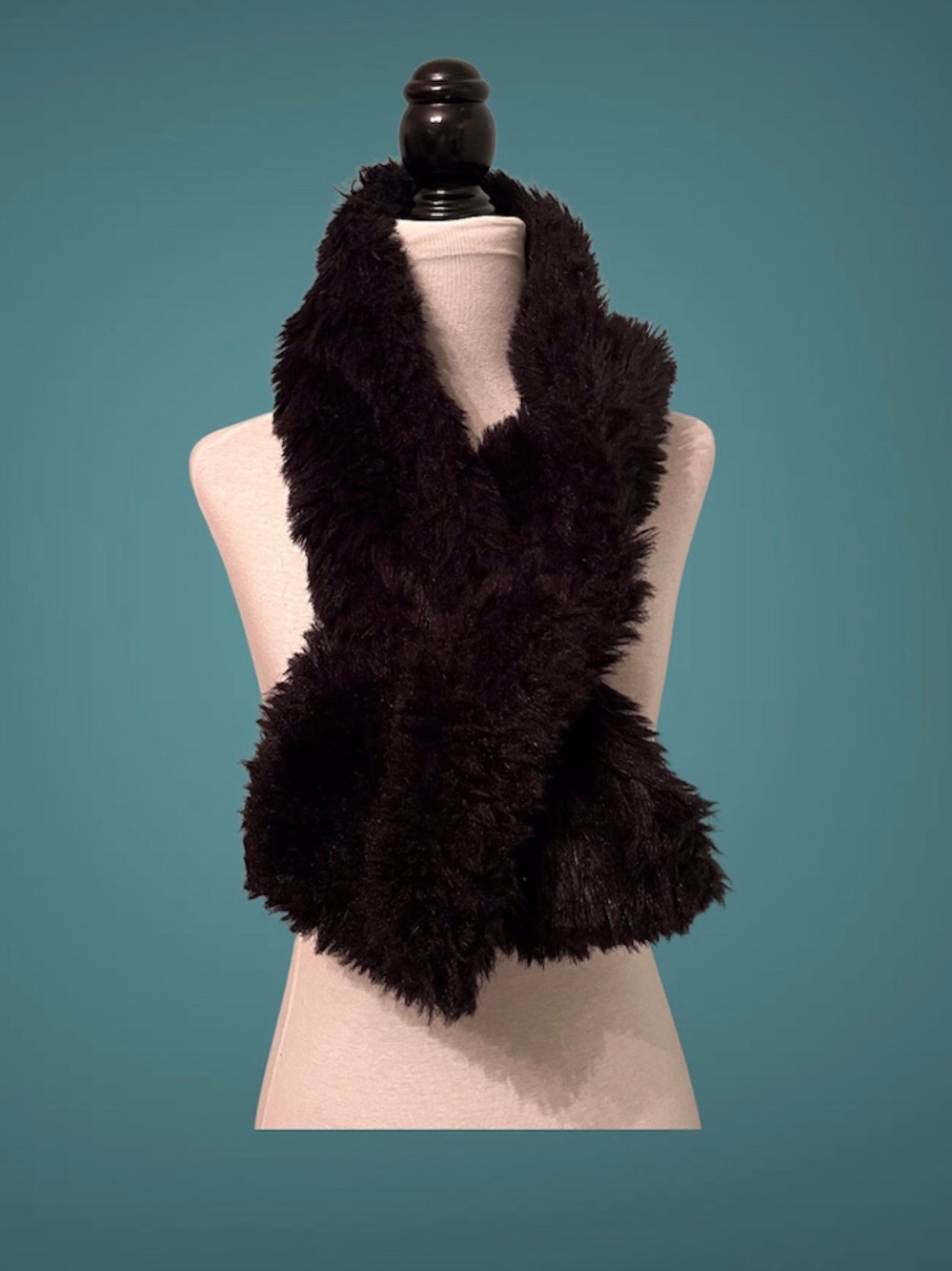 Plush Jet Black Faux Fur Pull-Through Scarf Wrap Cozy Winter Wedding EUC